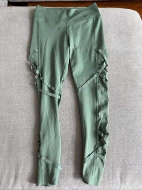 NIKE X SOULD CYCLE Sage Green Crisscross-Strap Mesh Leggings Size M